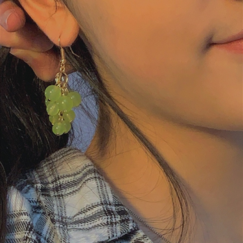 Pair of green grape earrings